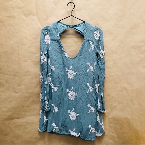 SOLD Free People light green embroidered dress - Picture 2 of 7